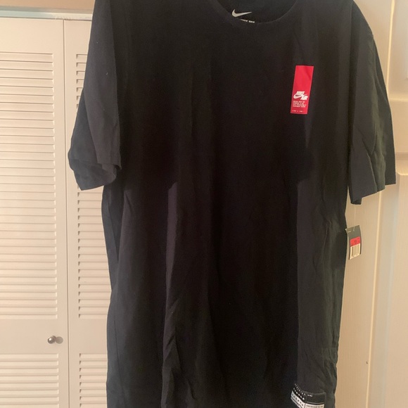 BLACK NIKE AIR TEE SHIRT, Size Large NWT, Never worn. - Picture 5 of 5